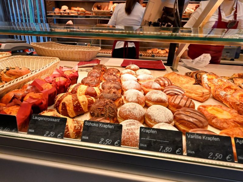 NRW: US-Amerikaner bestellt in Bäckerei – was er bekommt, lässt ihn ratlos zurück