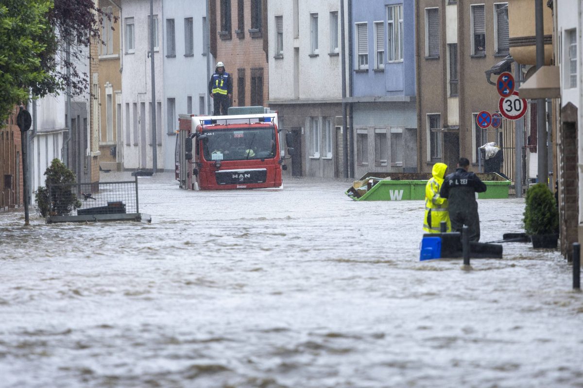 Hochwasser-Katastrophe stürzt Saarland ins Chaos ++ Häuser und Heime evakuiert ++ Kraftwerk nach Dammbruch abgeschaltet