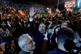 Die rechtspopulistische VOX-Partei lädt zum Wahlkampf - über 10.000 Menschen feiern den Rechtsruck