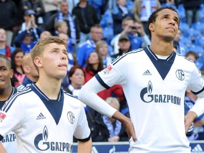 Ein ehemaliger Spieler des FC Schalke 04 kommt ablösefrei auf den Markt.