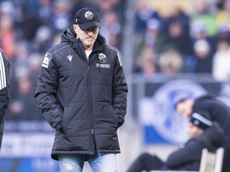 Ex-Schalke-Trainer wieder vereinslos – für ihn läuft es einfach nicht mehr