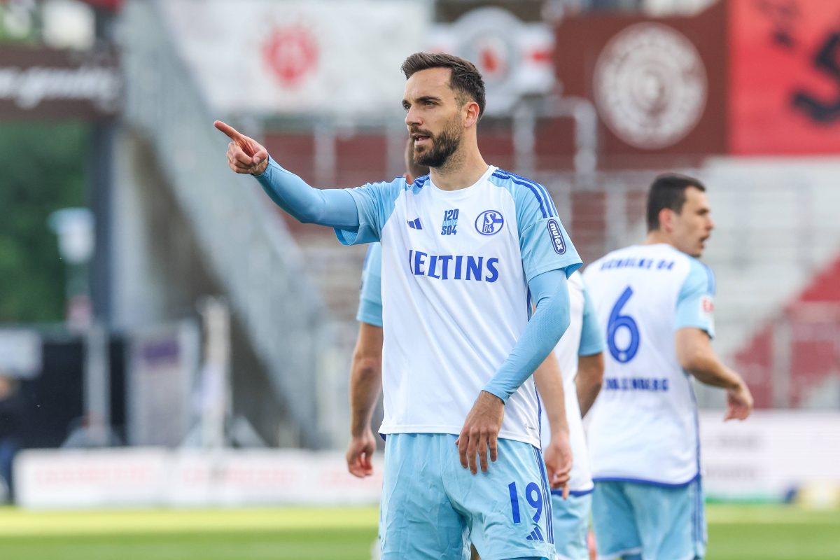 Kenan Karaman ist die Lebensversicherung des FC Schalke 04. Bleibt er bei Königsblau oder geht er? Nun äußert sich der S04-Star deutlich.
