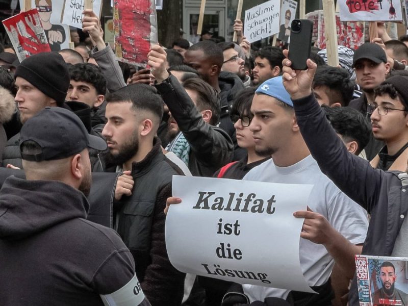 Kalifat-Demo in Hamburg: Polizist hat Faxen dicke – „Uns fliegt Extremismus um die Ohren“