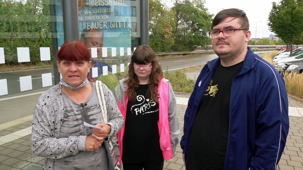 Bürgergeld-Empfänger Petra, Pascal und Selina wollen eigene Musik machen. Doch das gefällt einigen Zuschauern gar nicht.