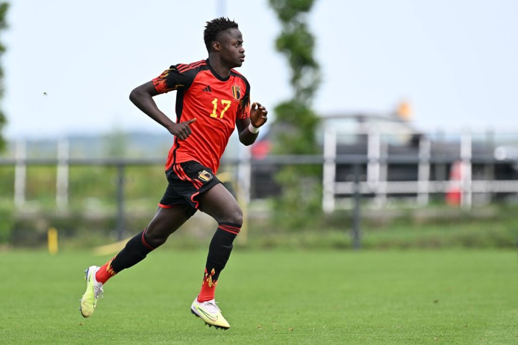 Der belgische U-Nationalspieler Mamady Diawara läuft künftig für Königsblau auf. Ab sofort wird es die U19 von Norbert Elgert verstärken.