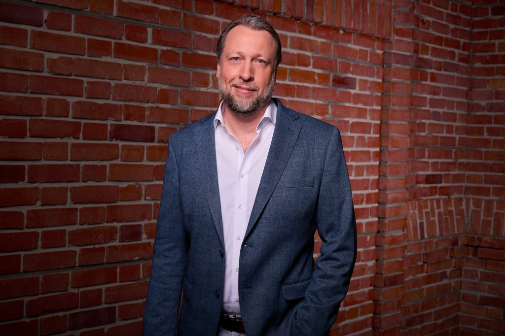 Patrick Lessmann im Anzug