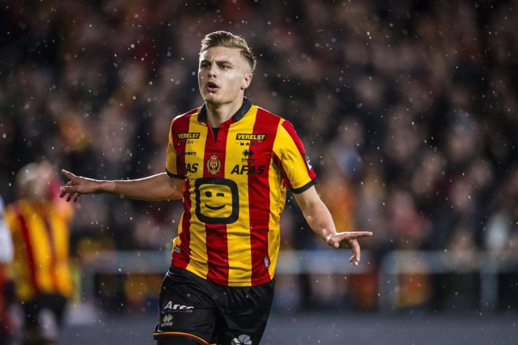 Jubelt er demnächst in blau-weiß? Schalke 04 soll an Norman Bassette von SM Caen interessiert sein.