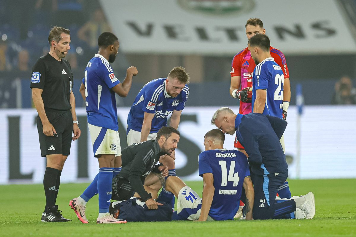 StimmungsdÃ¤mpfer fÃ¼r den FC Schalke 04! Nach dem furiosen Auftaktsieg hat KÃ¶nigsblau nun mit Verletzungssorgen zu kÃ¤mpfen.