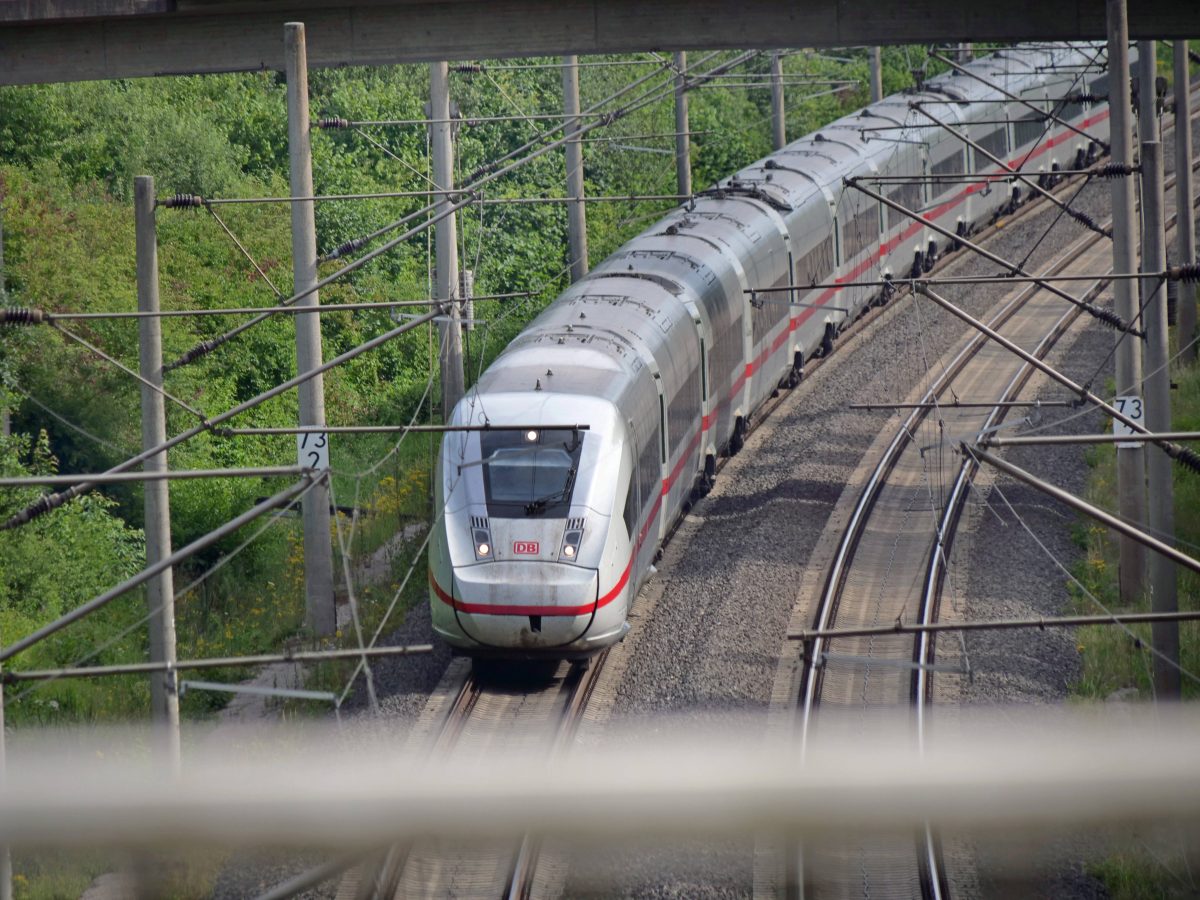 Viele ZÃ¼ge der Deutschen Bahn fahren ohne FahrgÃ¤ste. (Symbolfoto)