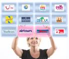 Bildschirme mit Logos von verschiedenen Reiseveranstaltern