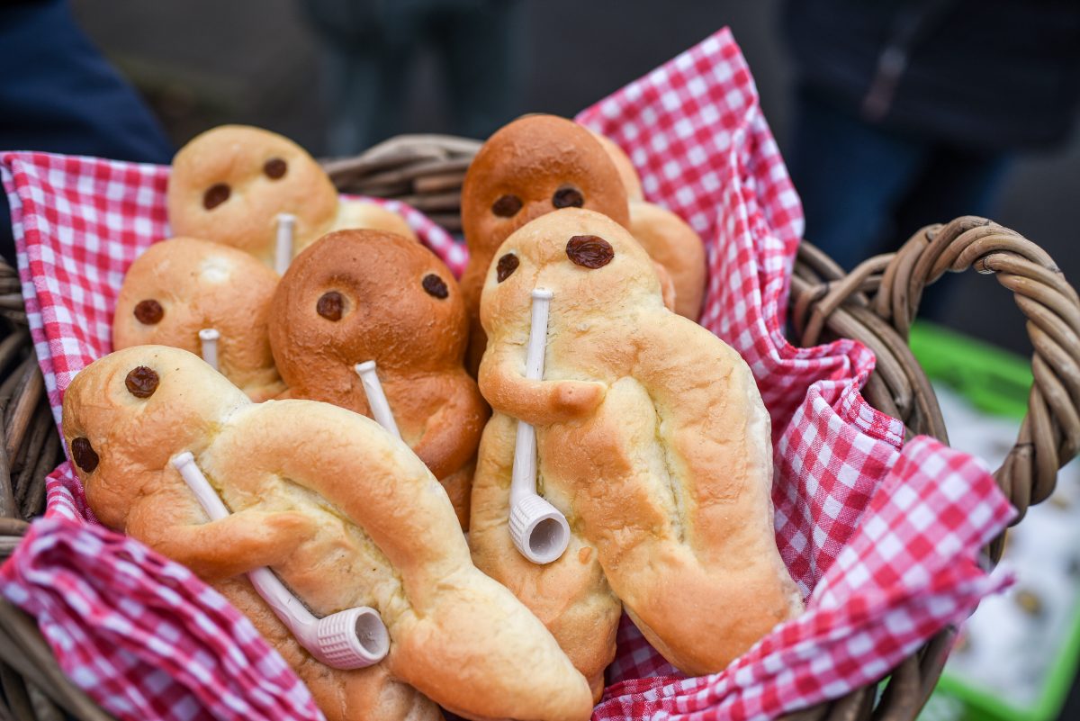 NRW-Stadt darf keine Weckmänner mehr verschenken - der Grund ist absurd ...