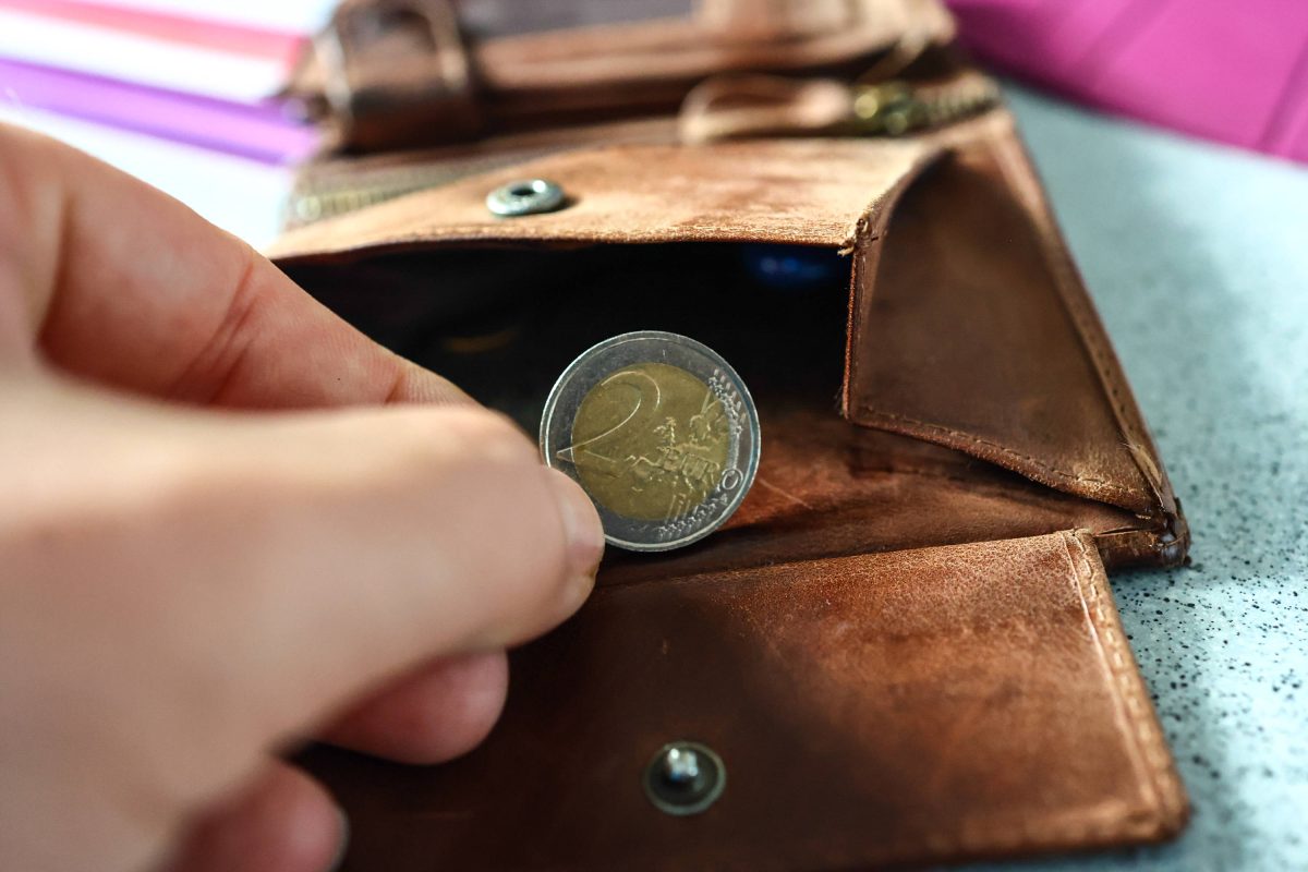 Zwei-Euro-MÃ¼nze im Portemonnaie