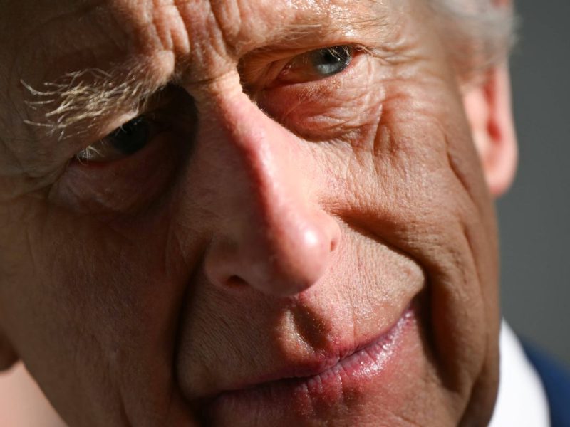 KÃ¶nig Charles III. erreicht traurige Nachricht â€“ Sohn Harry geht drastischen Schritt