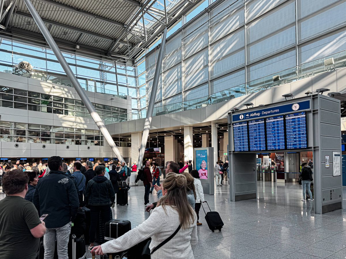 Flughafen Düsseldorf Reisende sind froh! Beliebtes Ziel deutlich Flughafen Düsseldorf Reisende sind froh! Beliebtes Ziel deutlich
