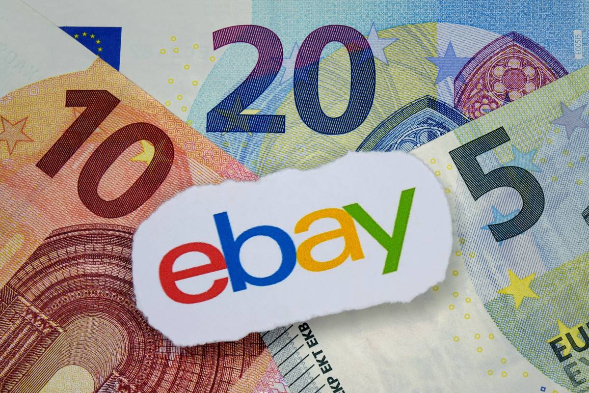 Ebay Logo auf Geldscheinen