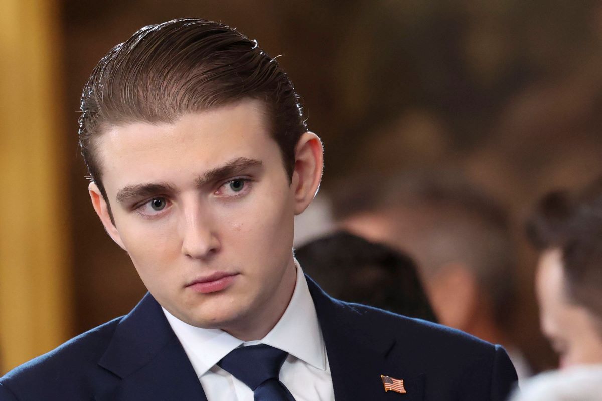 Flüsterte Trump-Sohn Barron Joe Biden etwas Gemeines zu?