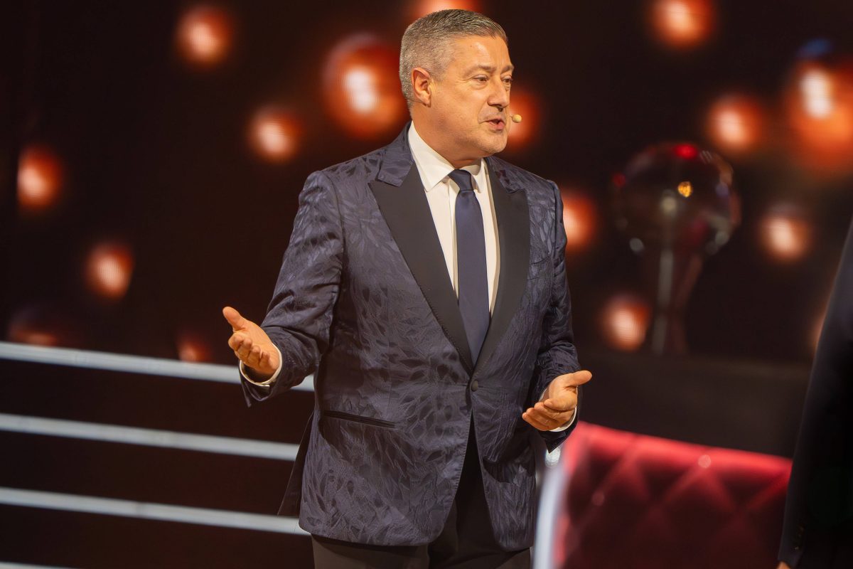Bei „Let's Dance“ fliegen wieder die Punktekellen. Dabei sorgt vor allem Joachim Llambi für Aufregung bei den Zuschauern.