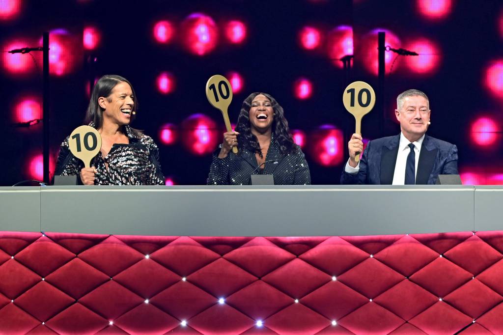 Motsi Mabuse als Jurorin bei Lets Dance, sie vergibt die 10.
