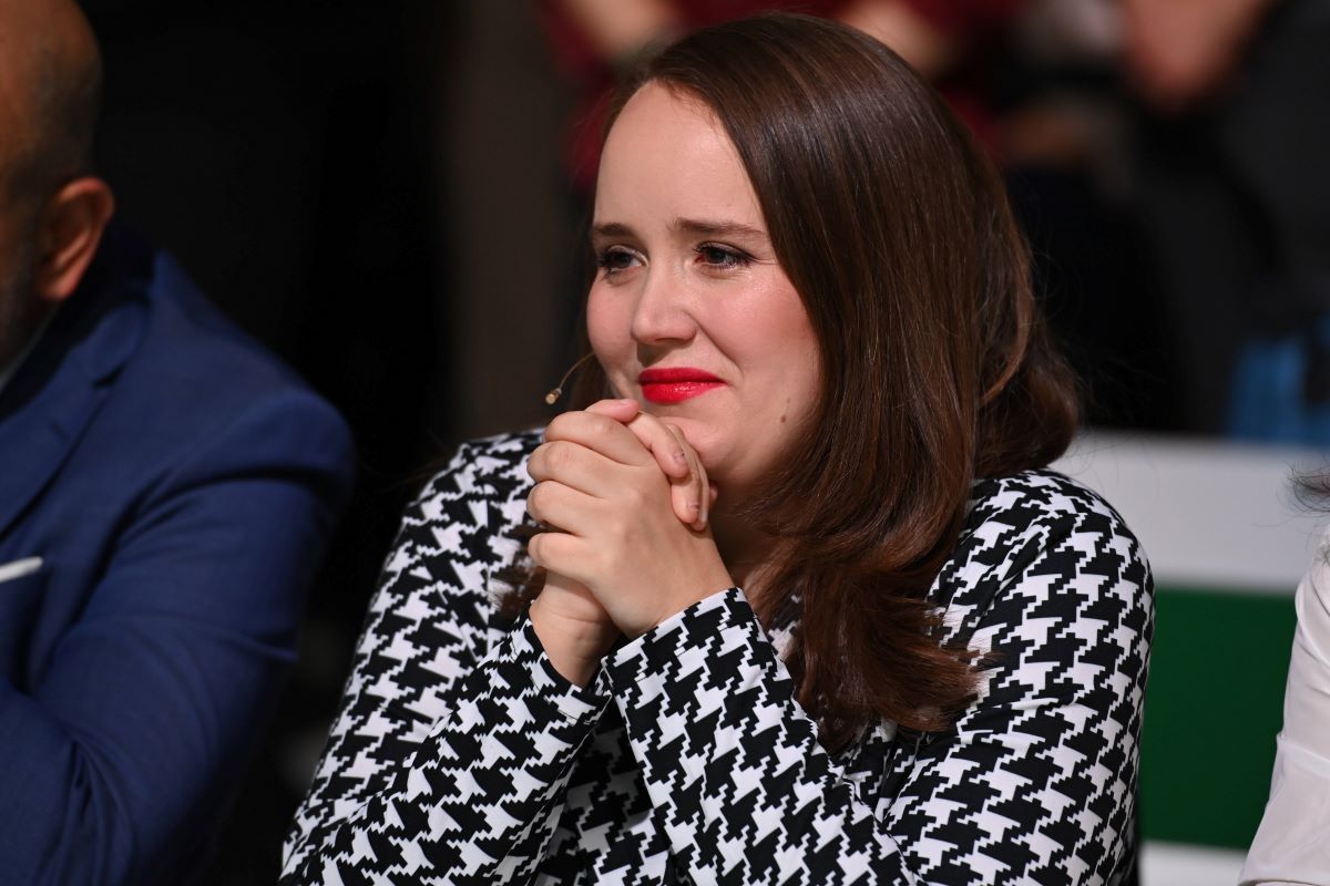 GrÃ¼nen-Politikerin Ricarda Lang zeigt ihr KostÃ¼m fÃ¼r die Fastnacht.