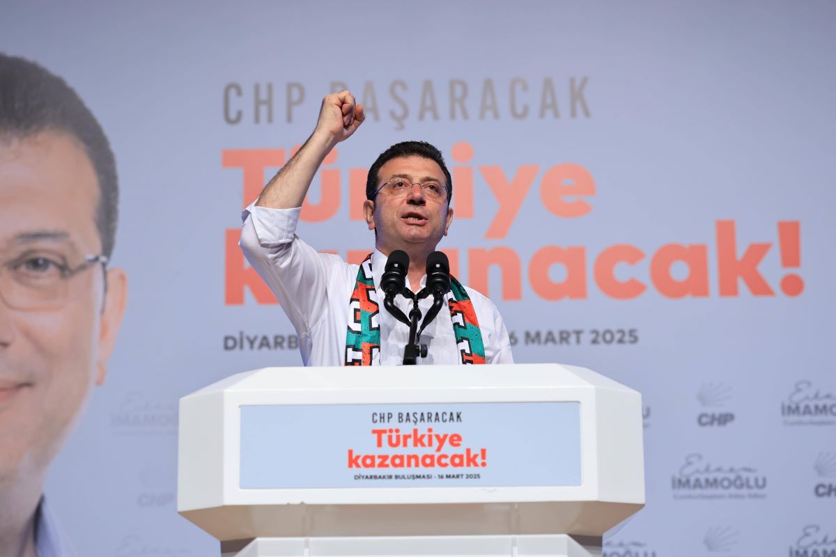 Oppositionspolitiker Ekrem Imamoglu bleibt im Gefängnis.