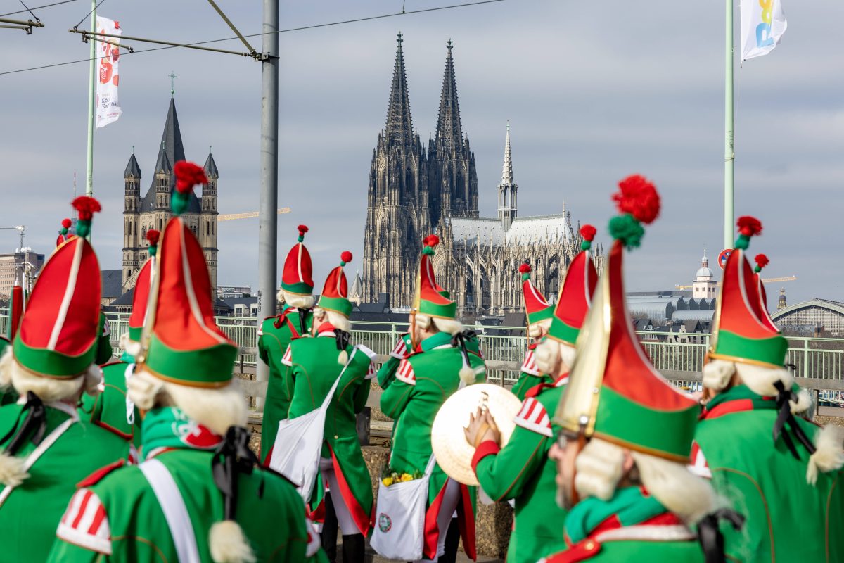 Am 3. März findet in Köln der Rosenmontagszug statt. Die Ticket für die Karnevals-Veranstaltung sind sehr teuer.