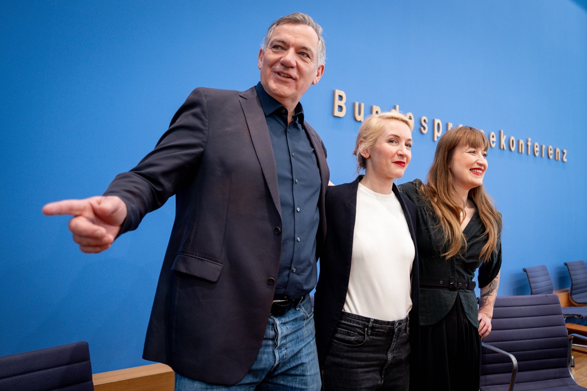 Merz, Spahn, Baerbock â€“ bald alle raus? Die Linke will Mandate begrenzen und Politiker zum Abschied zwingen.