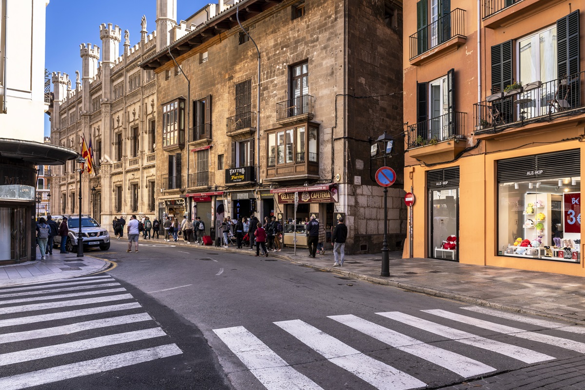 Mallorca: Erziehungsmaßnahme! Stadt will Anwohner und Touristen mit irrer Aktion Benehmen beibringen