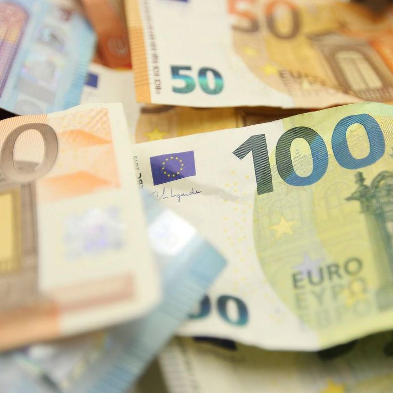 Horoskop: Wonnemonat Mai bringt fette Finanzspritze – SIE können sich freuen