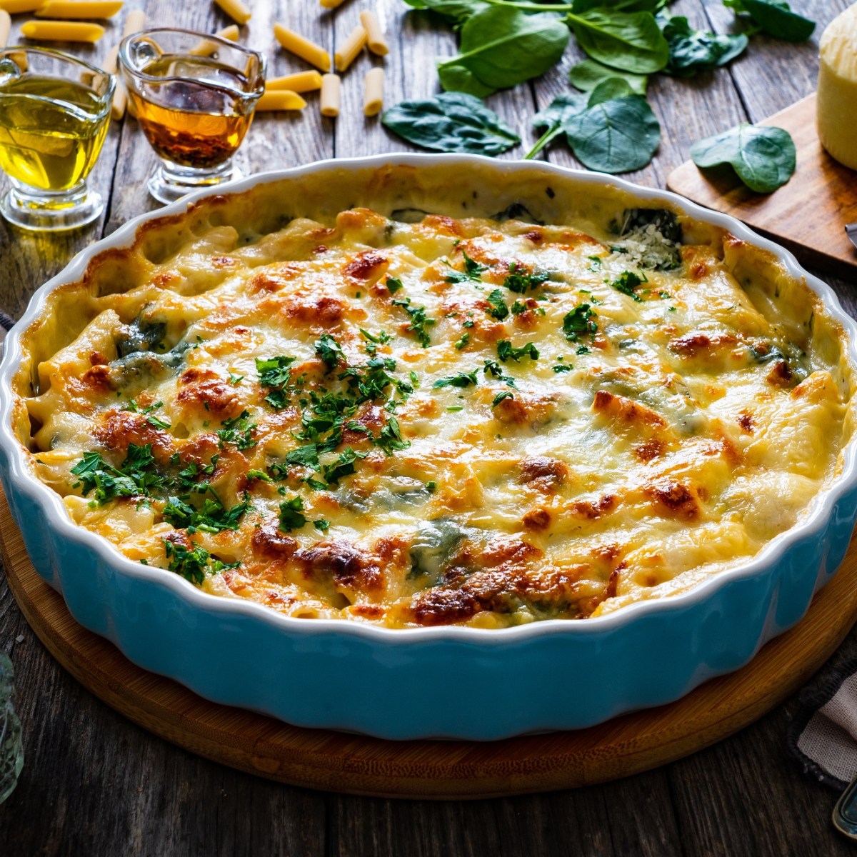 Nudelauflauf mit Feta und Spinat: Ofengericht für den Feierabend