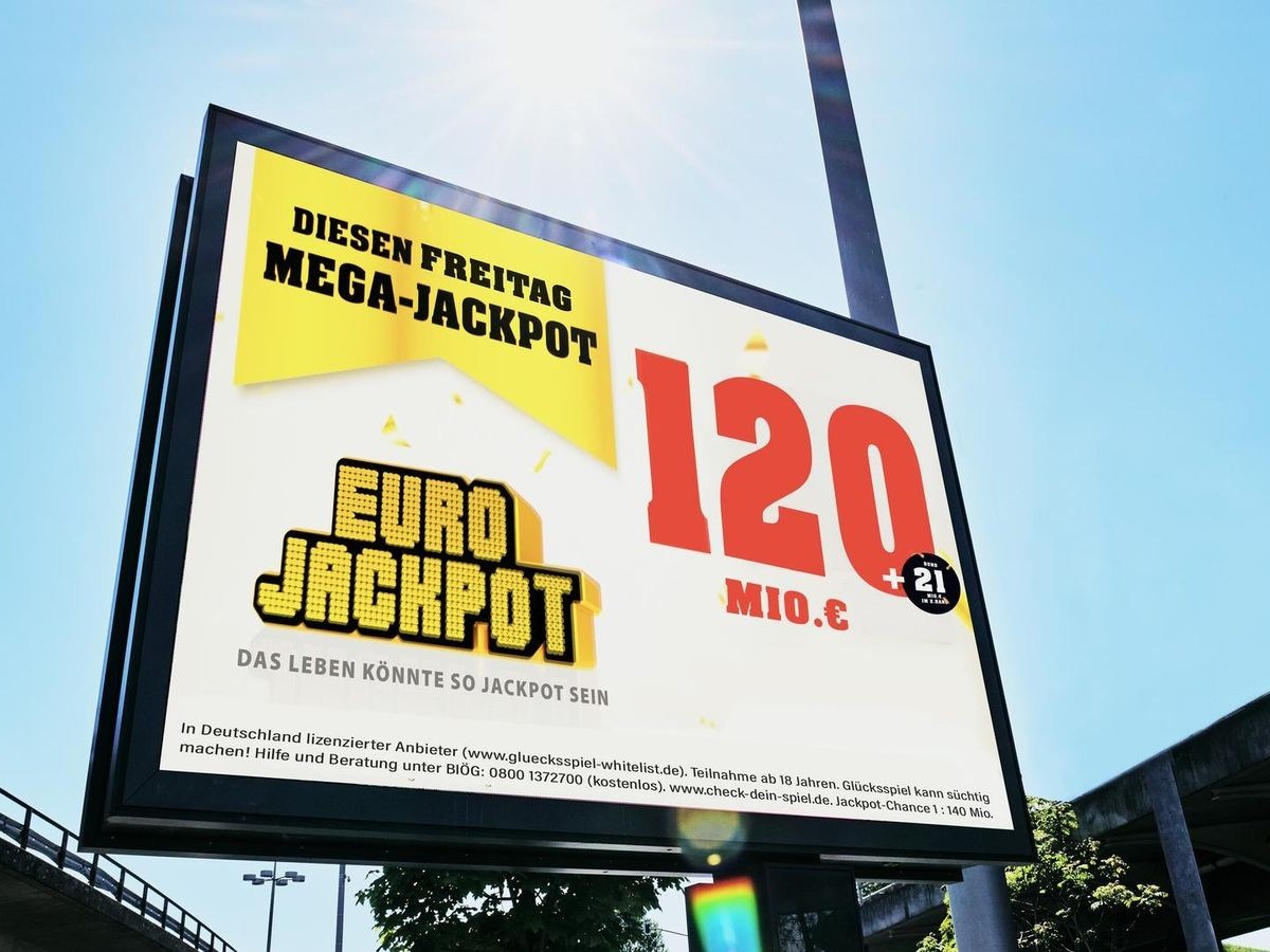 Der Mega-Jackpot von 120 Millionen Euro wurde am vergangenen Dienstag nicht geknackt und geht in die zweite Runde: Am kommenden Freitag, 9. Mai, besteht die nächste Chance auf einen dreistelligen Millionengewinn. In Gewinnklasse 2 warten rund 21 Millionen Euro.