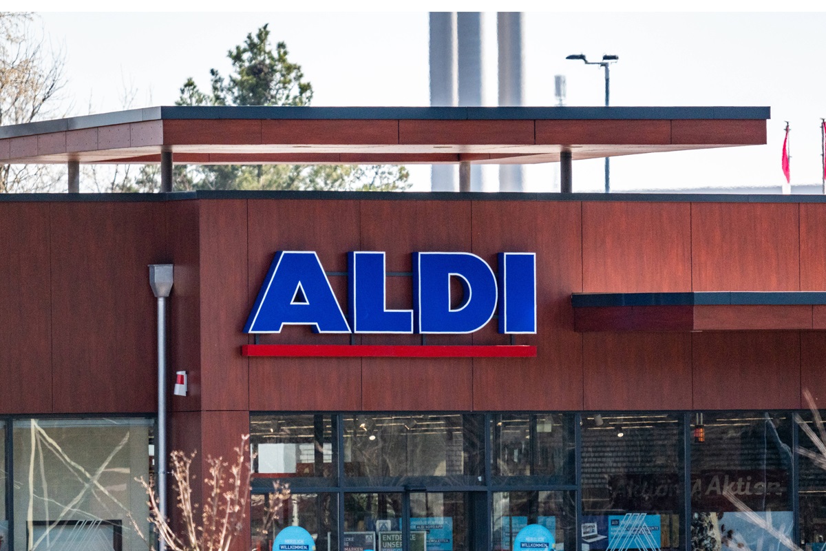 Aldi customer horrified by stockpiling - | others are outraged!