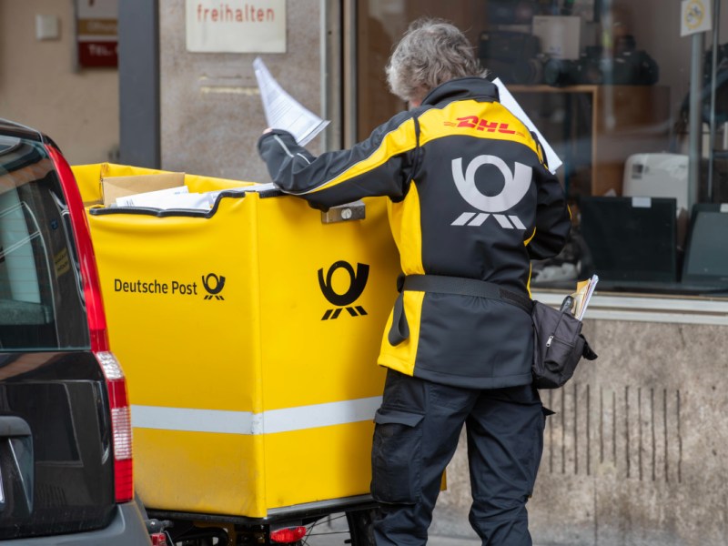 DHL-Kunden erhalten Nachricht vom Zoll – DAMIT haben sie nicht gerechnet