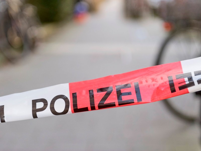 Schwer verletzter Mann auf Essener Parkplatz gefunden – wenig später ist er tot