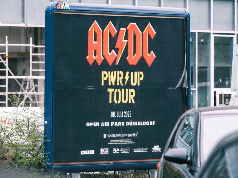 AC/DC in Düsseldorf: Desaster perfekt! Fans rasten aus – „Was für eine Farce“