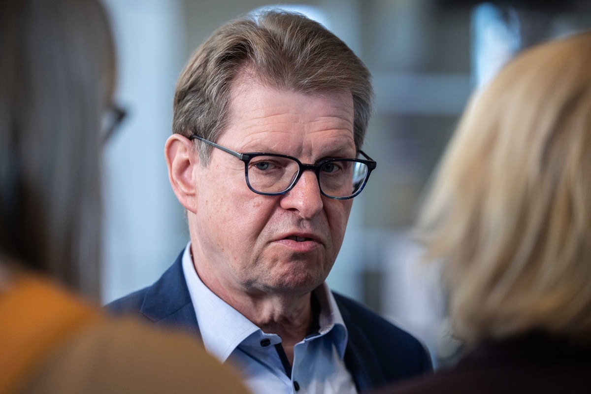 Stegner: Geheimtreffen mit hochrangigen Russen – „Putin-Spitzel rausschmeißen“