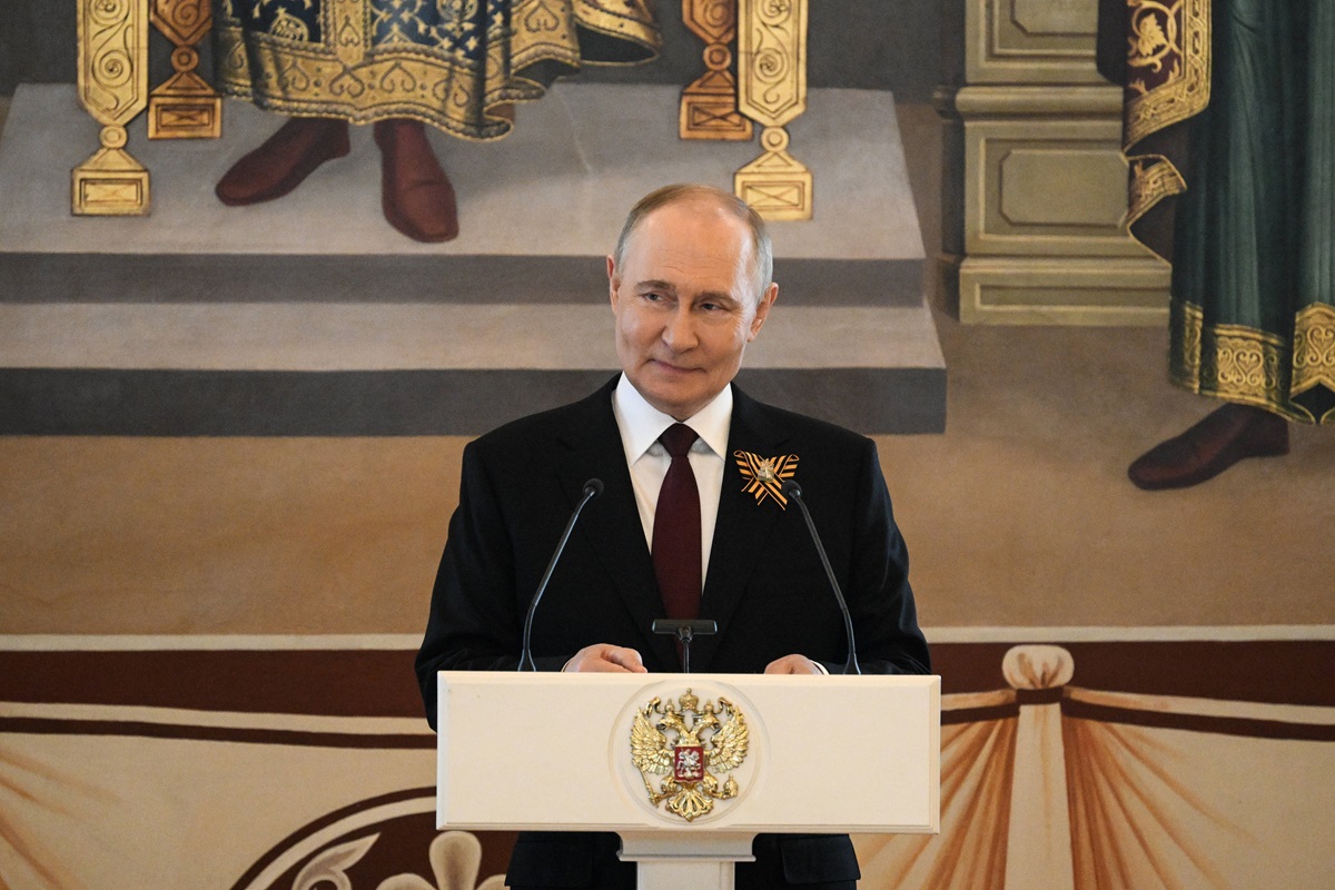 Perfide Machtdemonstration: Putin lässt Kinder als Mini-Soldaten marschieren
