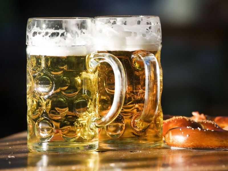 Bochum: Auto fährt in Biergarten – DAS hat Schlimmeres verhindert
