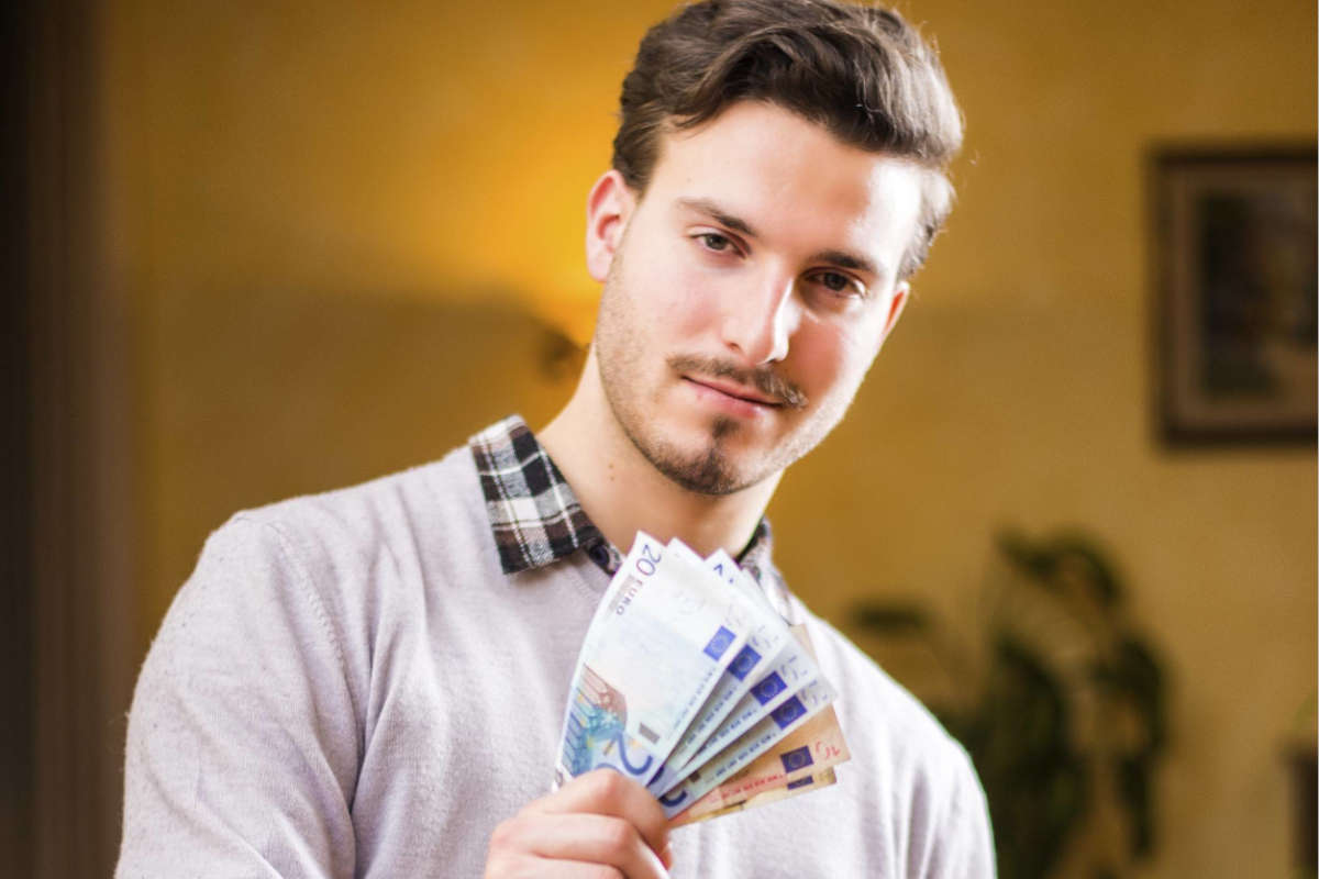 Gehalt: „Wer unter 120.000 Euro verdient, sollte nicht daten“