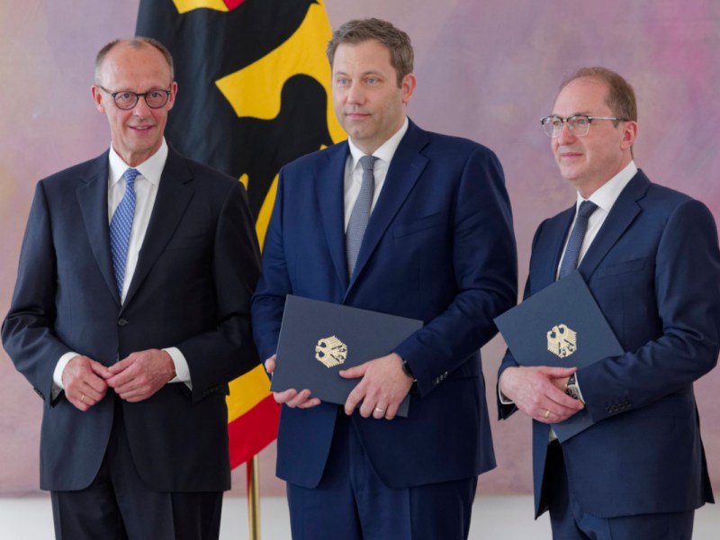 Männerklüngel: Merz-Regierung betreibt Politik wie in 1950ern