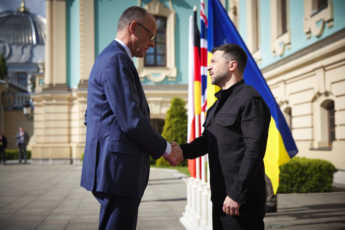 Bundeskanzler Merz zieht die Samthandschuhe aus: Deutschland, Frankreich, USA und Großbritannien lassen der Ukraine freie Hand gegen Putins Militär.