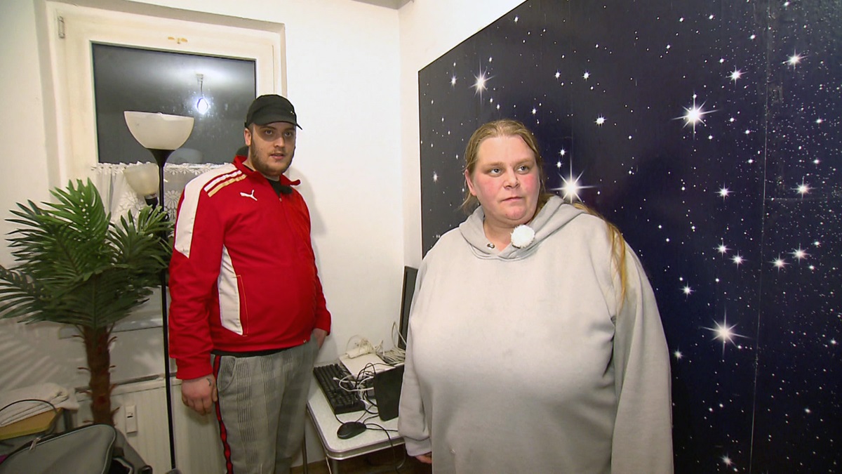 Bürgergeld-Paar lässt es sich gut gehen: „Drei fette Plasmafernseher“