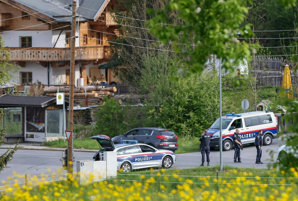 Österreich: Deutsche (†34) auf Parkplatz hingerichtet – Polizei fahndet mit Fotos nach IHM