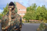 Die Deutsche Verteidigung ist in der Krise – immer weniger junge Menschen gehen zu Bundeswehr. Sollte die Wehrpflicht also wiedereingeführt werden und auch für Frauen gelten?