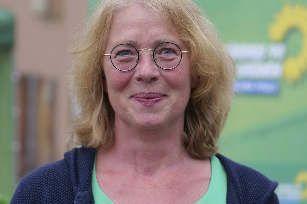 Grüne rüttelt auf: „Geht alles den Bach runter“