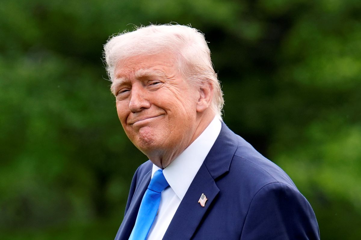 Trump postet skandalöses Bild – und feiert sich als Papst