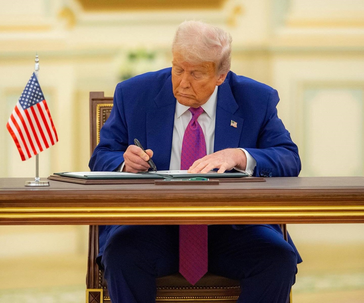 Müder Trump: Peinliches Nickerchen bei Staatsempfang