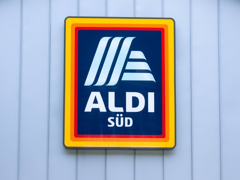 Promis zieht es plötzlich zu Aldi – alle rennen dem Discounter die Türen ein