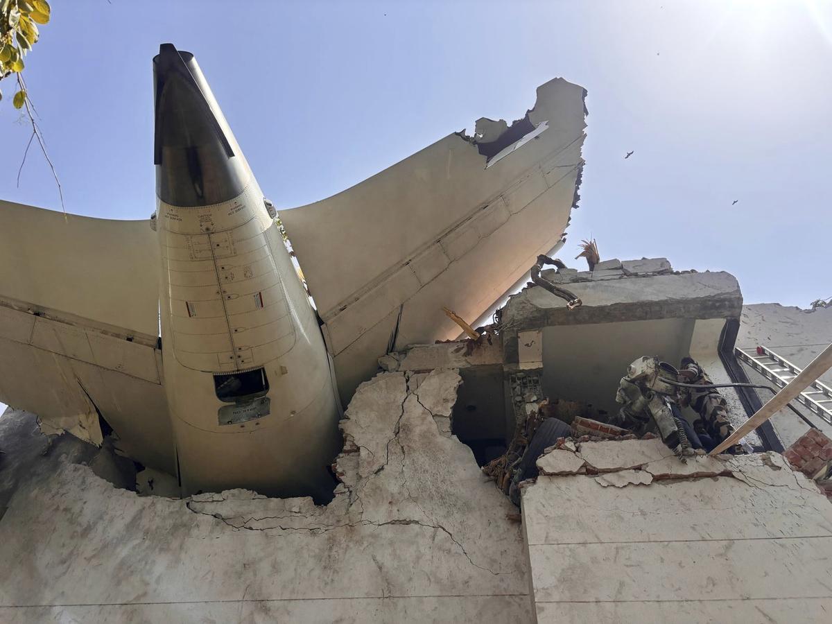 Plane crash in India: Couple films themselves minutes before the tragedy - ...