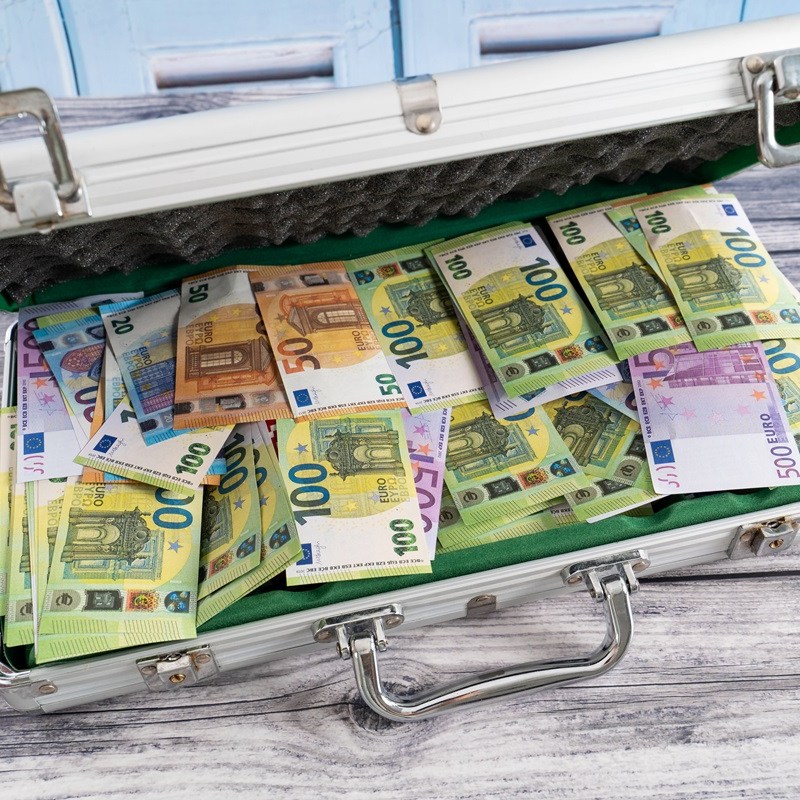 Horoskop: Sternzeichen im Glückstaumel! Bei IHNEN regnet es im Juni bares Geld