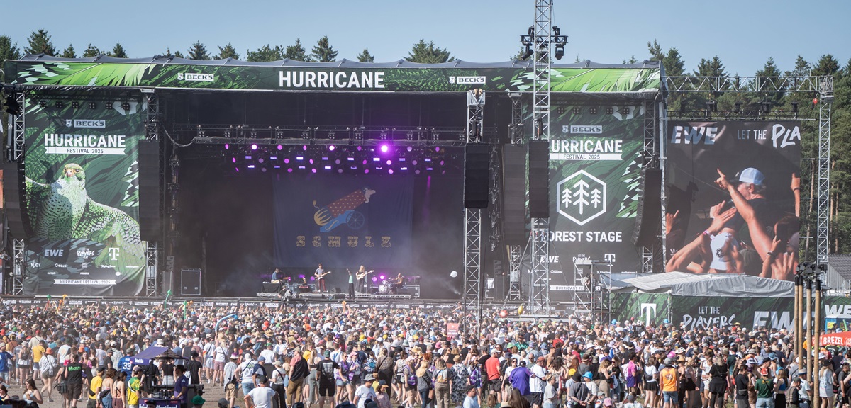 Frau-l-uft-halbnackt-bers-Hurricane-Festival-Veranstalter-muss-eingreifen